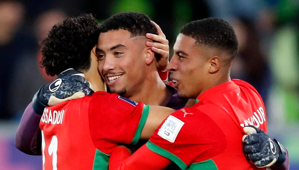 个强大的对, 双方回到了