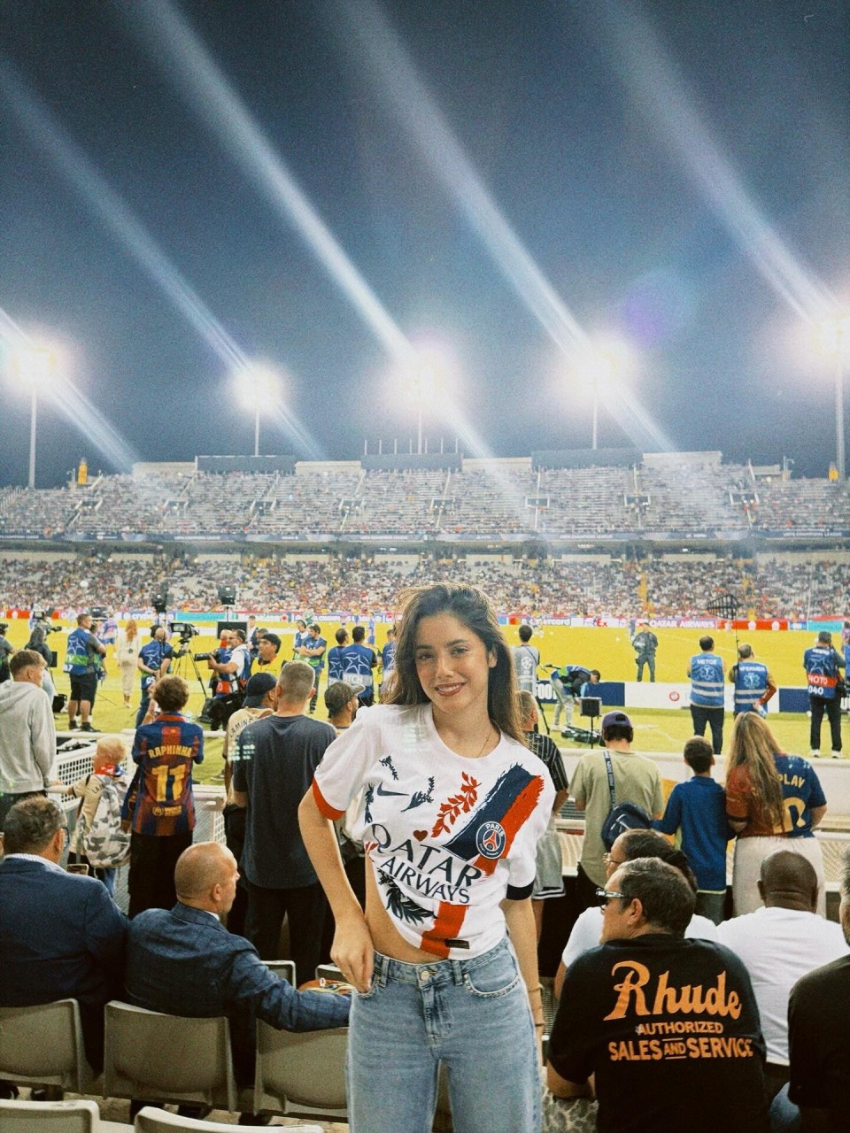 xlzeY, 拍到她出现, jIrmE xlzeY, 拍到她出现, jIrmE